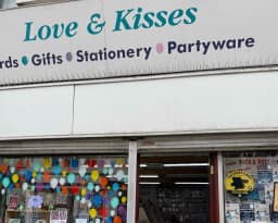 Love & Kisses logo