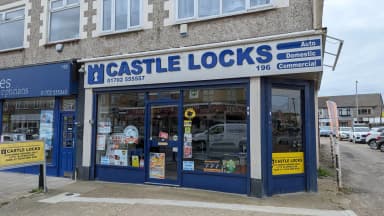 Castle Locks logo