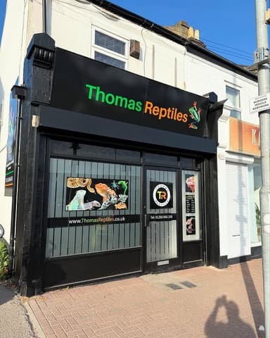 Thomas Reptiles logo