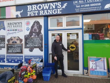 Brown's Pet Range logo